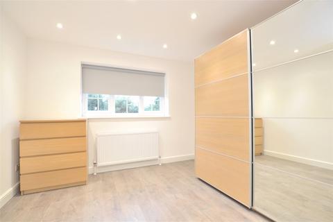 2 bedroom terraced house to rent, Georgian Court, Barnet EN5