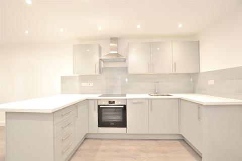 2 bedroom terraced house to rent, Georgian Court, Barnet EN5