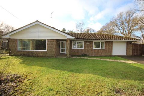 3 bedroom detached bungalow to rent, Ifold, West Sussex