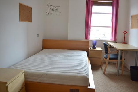 2 bedroom apartment to rent, Quadrangle, City Centre