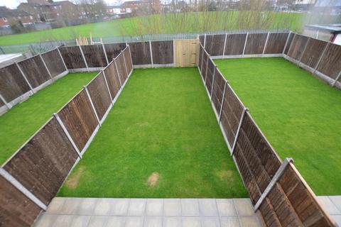4 bedroom terraced house to rent, Maple Road, Hayes