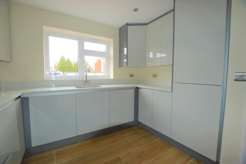 4 bedroom terraced house to rent, Maple Road, Hayes