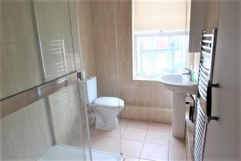 3 bedroom flat to rent, Chislehurst Road, Orpington, Kent, BR6 0DF