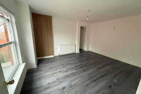 2 bedroom apartment to rent, Fern Grove, Liverpool