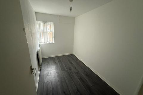 2 bedroom apartment to rent, Fern Grove, Liverpool