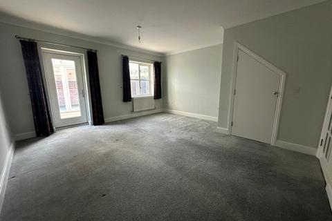 3 bedroom house to rent, Fareham  Knowle Avenue  Unfurnished