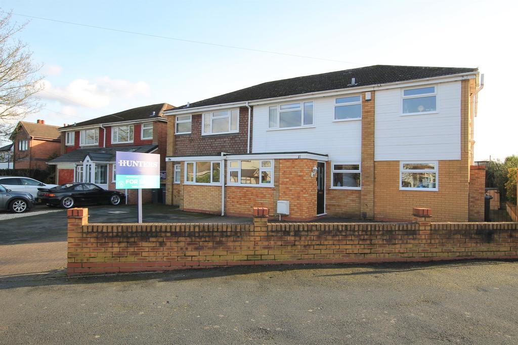 Signal Hayes Road, Sutton Coldfield, B76 2RP 4 bed semidetached house
