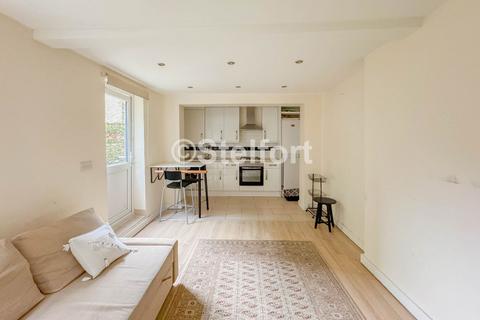 2 bedroom flat to rent, Powerscroft Road, London E5