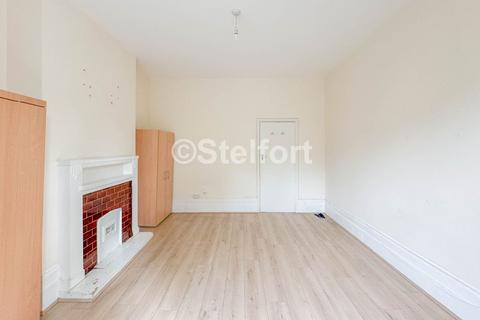 2 bedroom flat to rent, Powerscroft Road, London E5