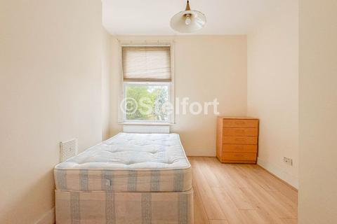 2 bedroom flat to rent, Powerscroft Road, London E5