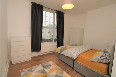 2 bedroom apartment to rent, New Cross Road, New Cross, SE14