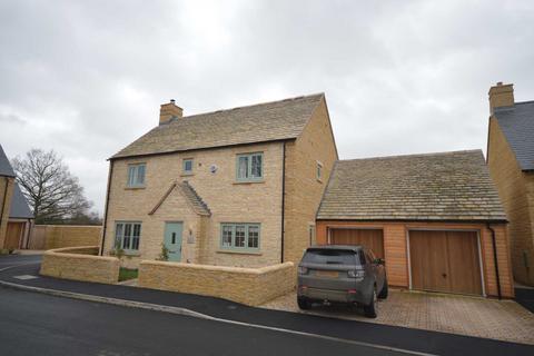 4 bedroom detached house to rent, Swailbrook Place, Kingham