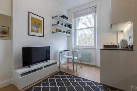 Studio to rent, Barkston Gardens, Earls Court, SW5