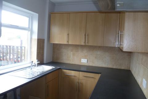 3 bedroom townhouse to rent, Bradford Road, Clayton, Bradford