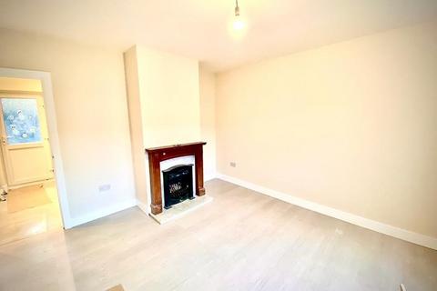 3 bedroom terraced house to rent, Trelawney Avenue, Slough