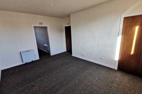 2 bedroom flat to rent, Kelso Place, Kirkcaldy, KY2