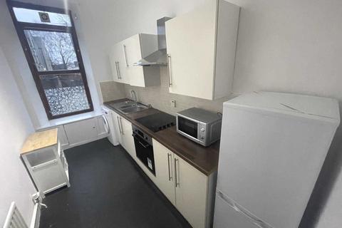 2 bedroom flat to rent, Renfield Street, Renfrew