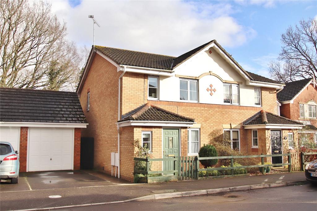 Hillmeadow, Verwood, Dorset, BH31 3 bed semidetached house £300,000