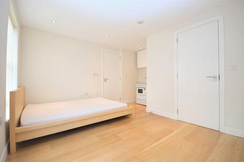 Studio to rent, Noel Road, West Acton, W3 0JQ