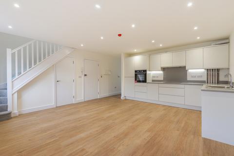2 bedroom apartment to rent, Portland Yard, Bishopric, Horsham, RH12