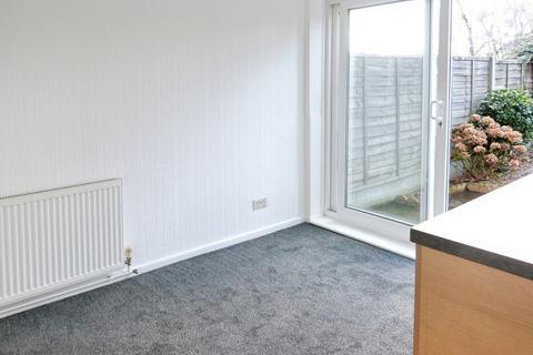 undefined, Tamar Close