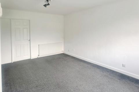 3 bedroom terraced house to rent, Tamar Close