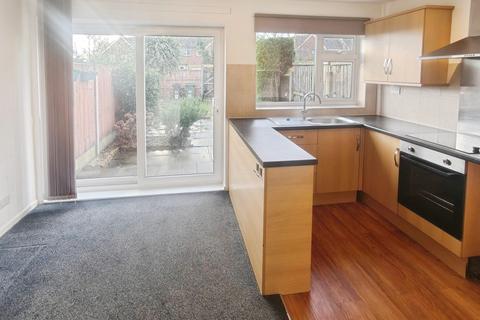 3 bedroom terraced house to rent, Tamar Close