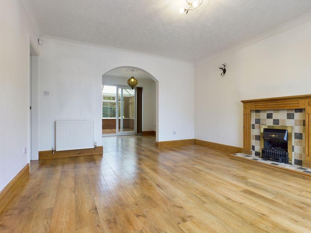 Hawker Road, Oadby, Leicester, LE2 4UH 4 bed detached house £1,400