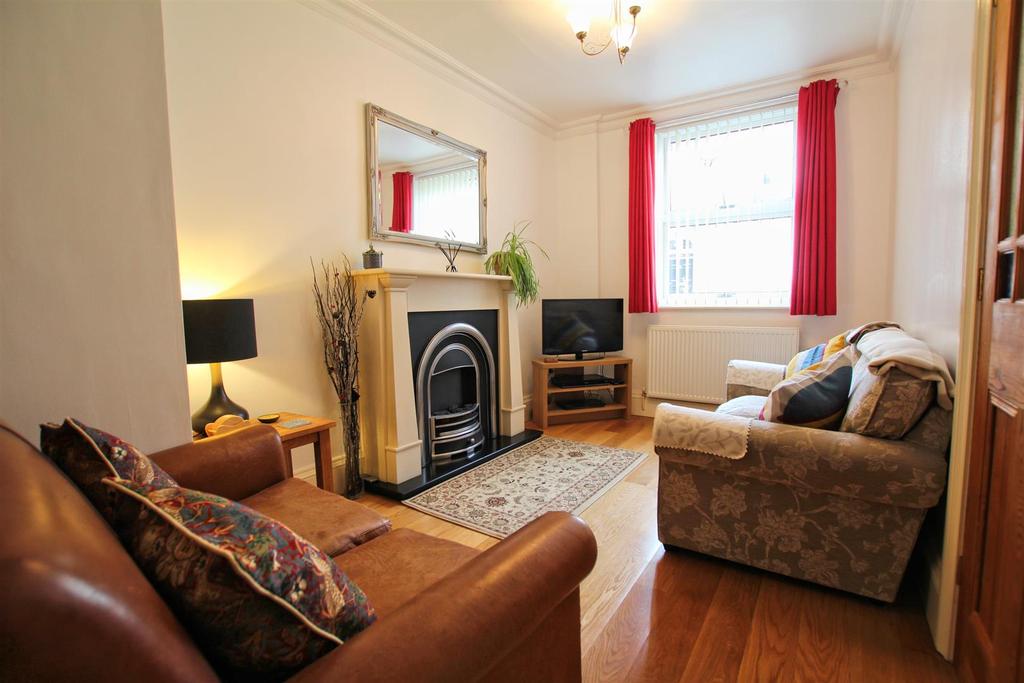 Westwood Road, Beverley 2 bed terraced house £235,000