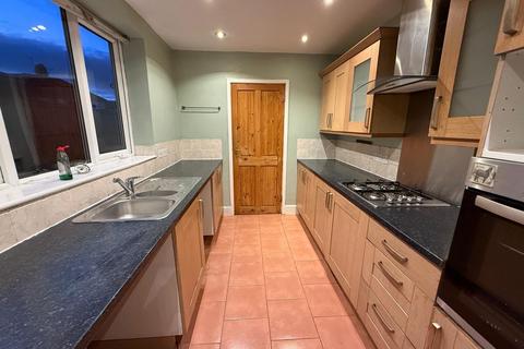 3 bedroom terraced house to rent, BIRCHWOOD LANE, SOMERCOTES