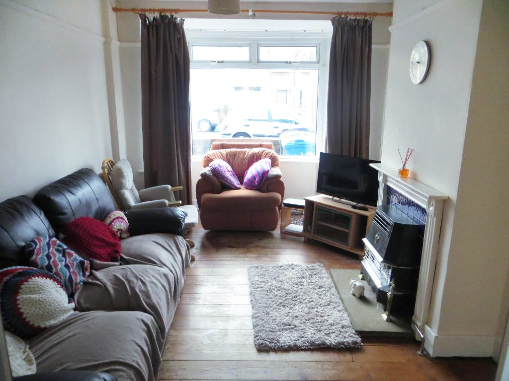 Barrington Avenue, Hull, Yorkshire, HU5 3 bed terraced house £115,000