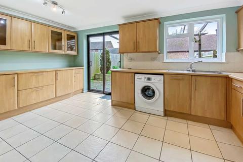 3 bedroom semi-detached house to rent - Marshcroft Lane, Tring