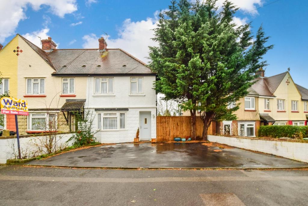 Calder Road Maidstone ME14 3 bed end of terrace house to rent £1,250