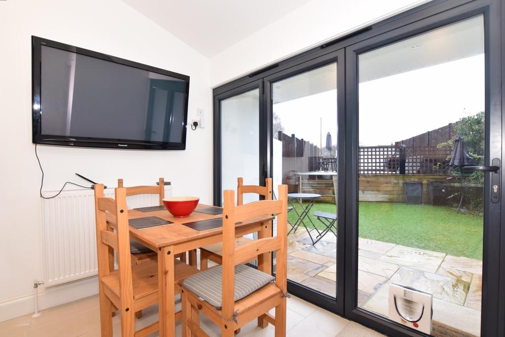 Calder Road Maidstone ME14 3 bed end of terrace house £1,250 pcm (£
