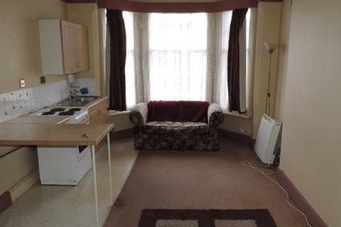 1 bedroom flat to rent, Flat 1 192 Hinckley Road LE3 0UX