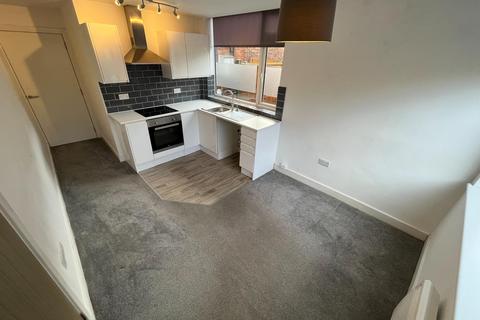 1 bedroom flat to rent, Market Street, Swadlincote, DE11