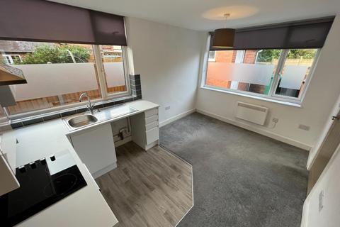 1 bedroom flat to rent, Market Street, Swadlincote, DE11
