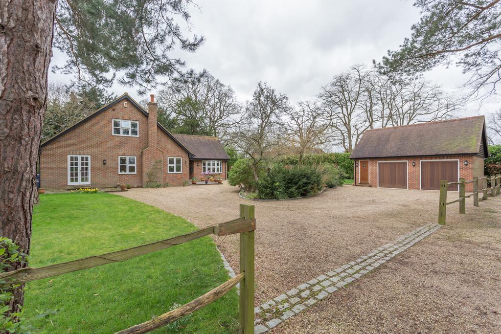 LARGE INDIVIDUAL HOME. Church Road, Winkfield, Berkshire, SL4 4SF 4 bed