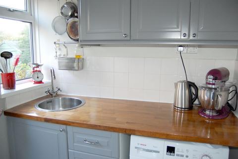 1 bedroom flat to rent, St Johns Terrace, High Road, IG9