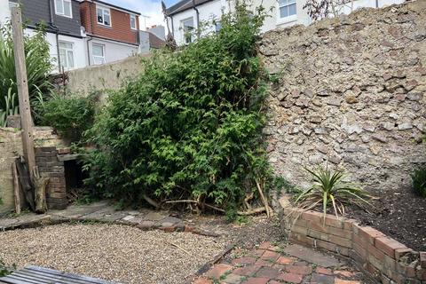 2 bedroom maisonette to rent, Newport Street, Brighton