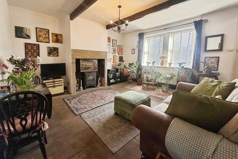 2 bedroom terraced house to rent, Lydgate Place, Pudsey LS28