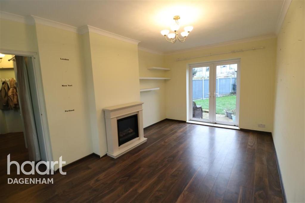 Cartwright Road, Dagenham 3 bed semidetached house £1,450 pcm (£335 pw)