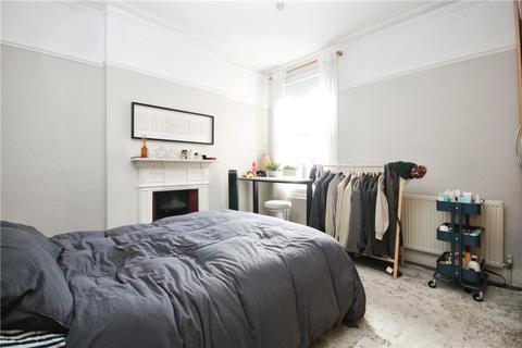 2 bedroom apartment to rent, Glenfield Road, London, SW12