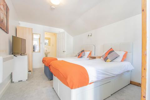 1 bedroom barn conversion to rent - Serviced Short Term Accommodation, Hoddesdon