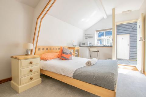 1 bedroom barn conversion to rent, Goose Green, Hoddesdon EN11