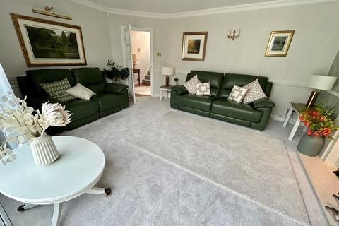 18 Hawthorn Road, Wylde Green, Sutton Coldfield, B72 1ET