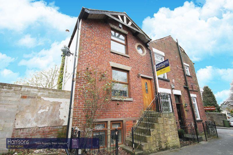 Junction Road, Bolton, Lancashire. *... 2 bed terraced house to rent