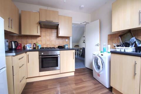 2 bedroom flat to rent - - Otley Road, Headingley, Leeds