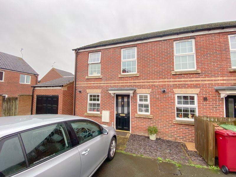 St. James Place, Scunthorpe 2 bed terraced house £525 pcm (£121 pw)