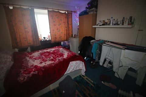 undefined, Ellerdine Road, HOUNSLOW, Greater London, TW3